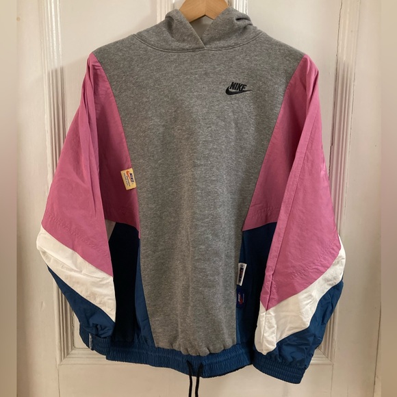 NIKE matching set windbreaker and leggings - Picture 2 of 5